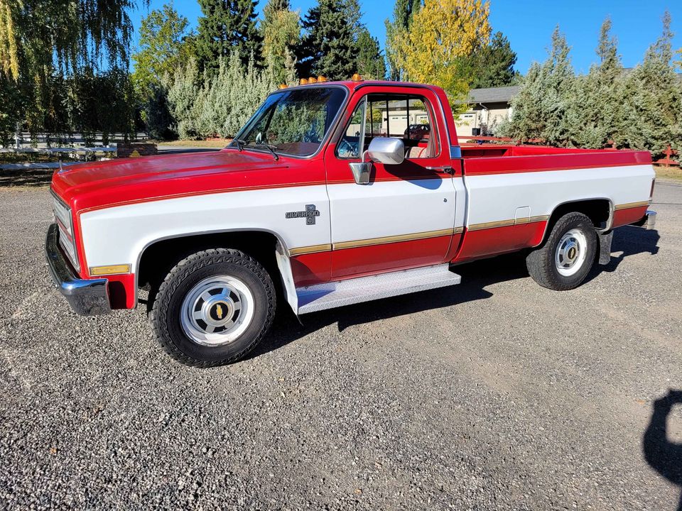 1984 Chevrolet C20 photo